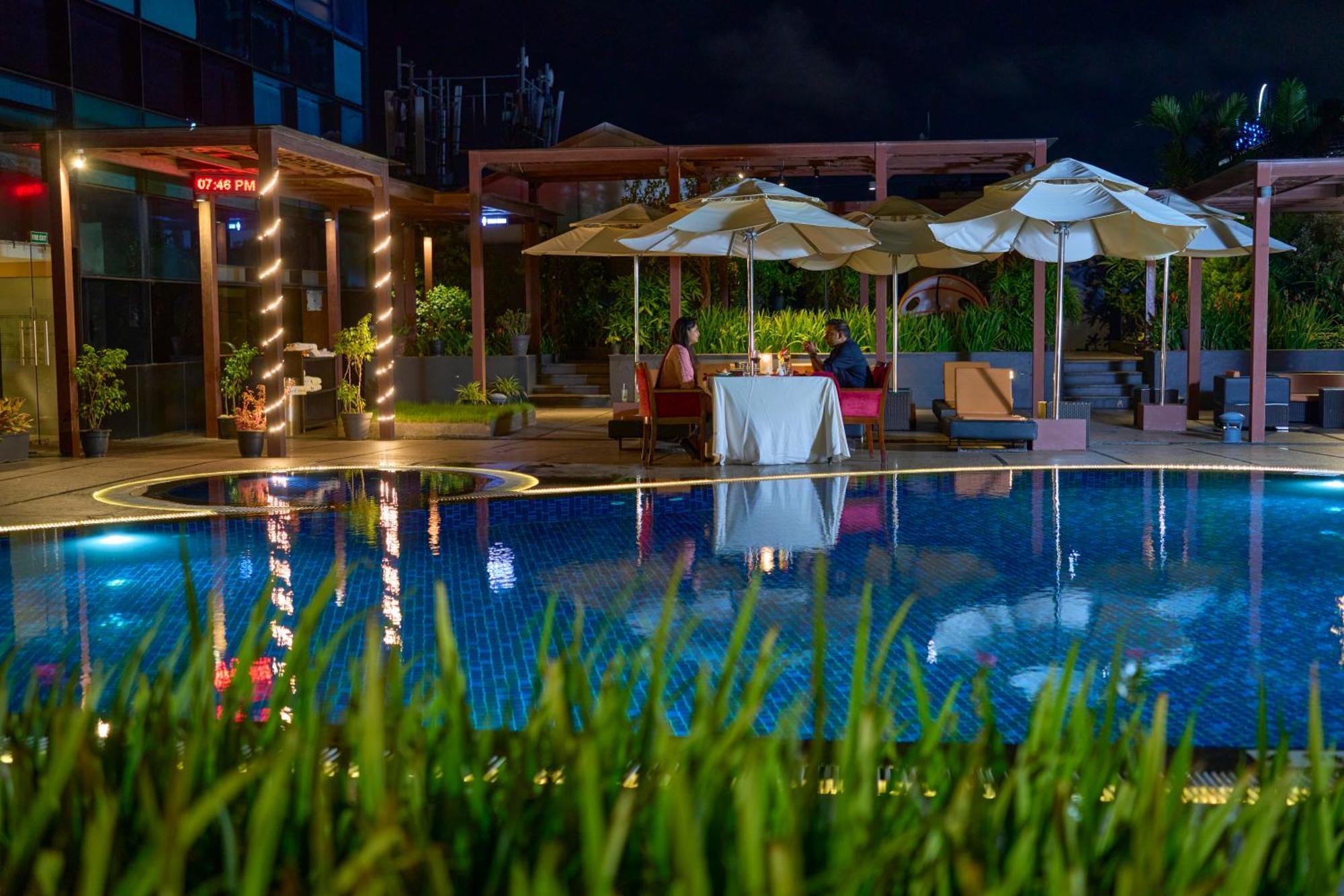 The Raviz Calicut Hotel Buitenkant foto