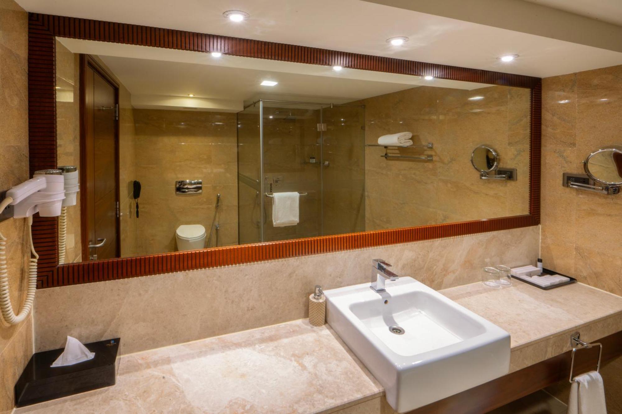 The Raviz Calicut Hotel Buitenkant foto