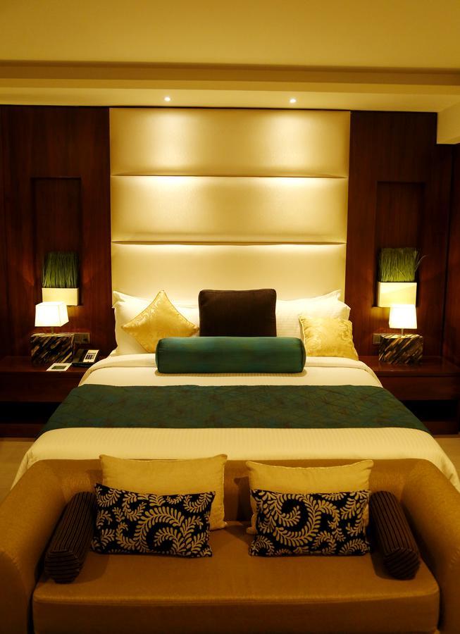 The Raviz Calicut Hotel Buitenkant foto