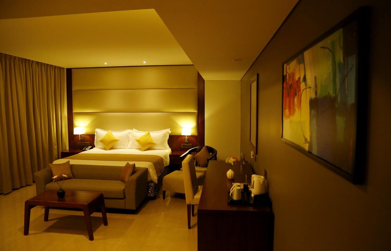The Raviz Calicut Hotel Buitenkant foto