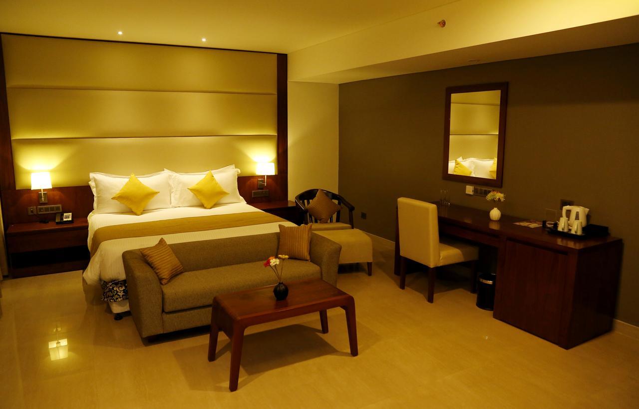 The Raviz Calicut Hotel Buitenkant foto